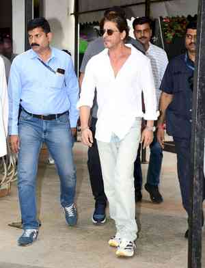 Mumbai Police team in C'garh to probe death threat to Shah Rukh Khan 