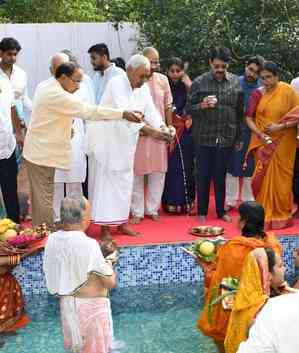 Nitish Kumar participates in Chhath Puja, inspects Ghats with JP Nadda