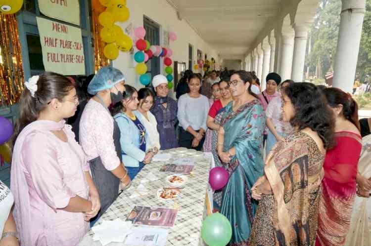 KMV organises Commerce Mela- Students Endeavour