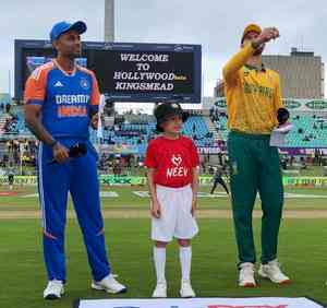 1st T20I: South Africa opt to field first against India at Kingsmead