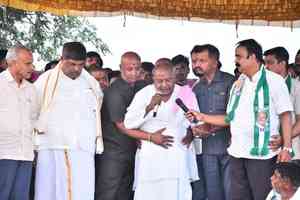 Congress govt in Karnataka will not complete its full term: Deve Gowda