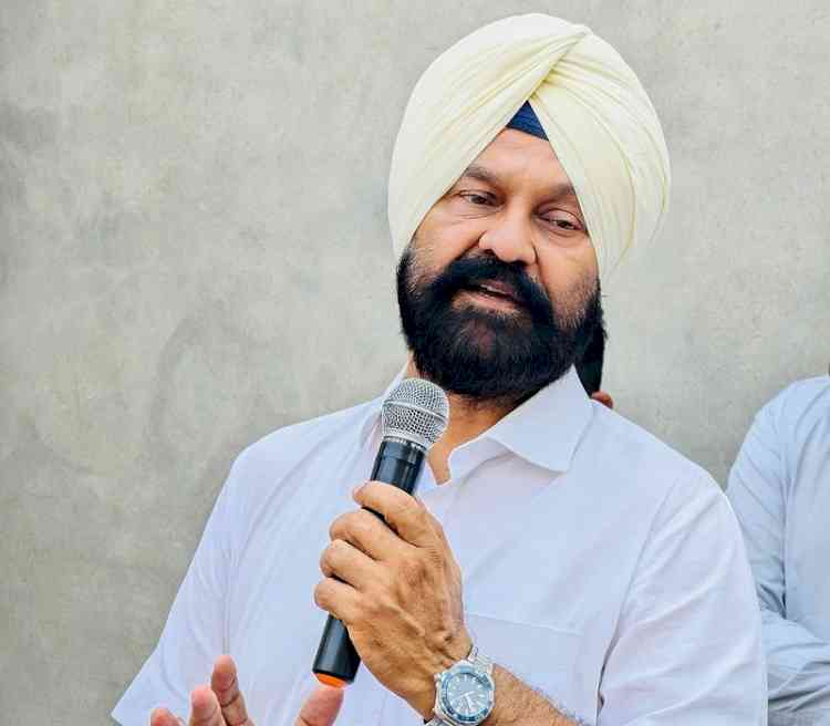 AAP criticises Manpreet Badal for false promises and violating the model code of conduct