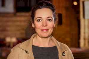 Olivia Colman says she’s too emotional for social media, likes to keep it private