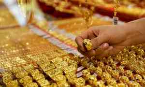 Gold prices fall to Rs 77,000 per 10 grams; sliver below Rs 91,000 per kg