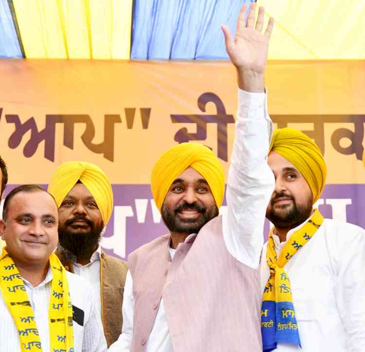 CM Bhagwant Mann addresses huge rallies in Barnala, urges people to elect Harinder Dhaliwal