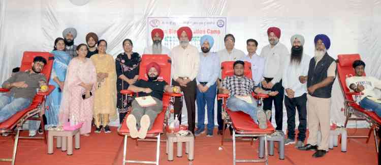 Vet Varsity organizes ‘Mega Blood Donation Camp’ Commemorates to Birth Anniversary of Guru Nanak Dev Ji