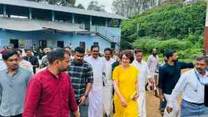 Wayanad witnesses 'low' voter turnout, Congress upbeat