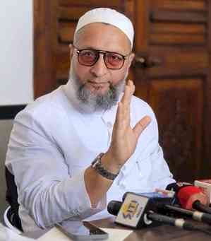 Sena seeks action against Owaisi brothers; accuses them of giving divisive speeches