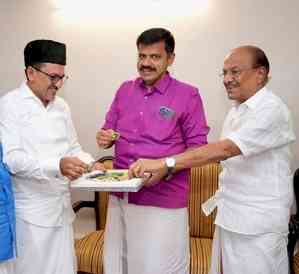 Ex-BJP leader Sandeep Varier meets Muslim League supremo in Kerala