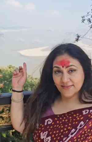 Dipika Chikhlia witnesses beauty of Brahmaputra River