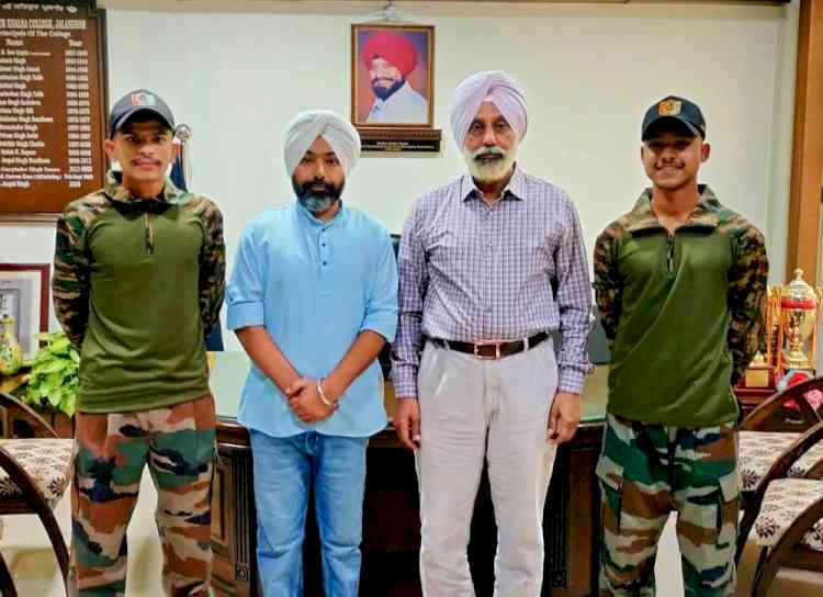 Two students of Lyallpur Khalsa College selected in Indian Army