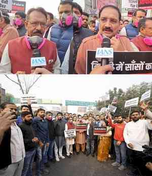 BJP protests alarming pollution levels in Delhi, slams AAP govt