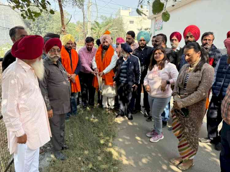 MLA Sidhu inaugurates project worth Rs 92 lakh to install interlocking tiles in Punjabi Bagh 