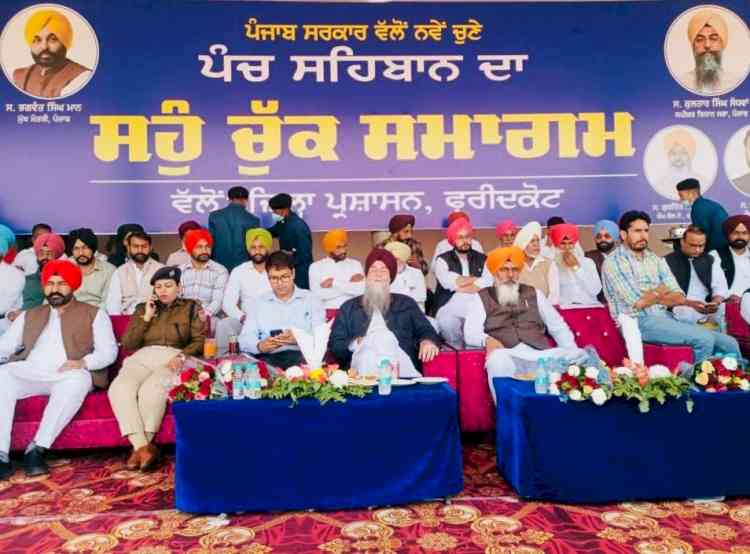 Speaker Sandhwan administers Oath to 1653 newly elected Panchs of District Faridkot