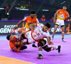 PKL Season 11: Mohite, Rajput shine as Puneri Paltan, UP Yoddhas play out hard-fought tie