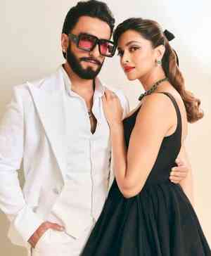 Deepika Padukone turns cheerleader for Ranveer Singh