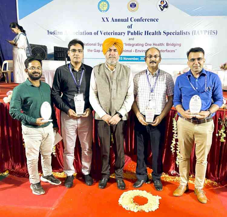 Vet Varsity Scientists Bring Laurels at the National Conference