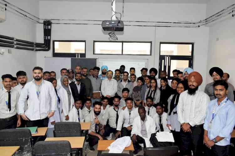 CU Punjab Hosts One-Day Scientific Instruments and Facility Visit for Guru Kashi University B.Pharma Students