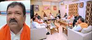 Bihar BJP leaders strategise campaign plan at Giriraj Singh's Delhi residence (Ld)