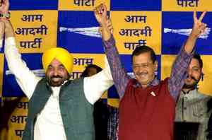 AAP celebrates Punjab wins, Kejriwal greets newly elected MLAs