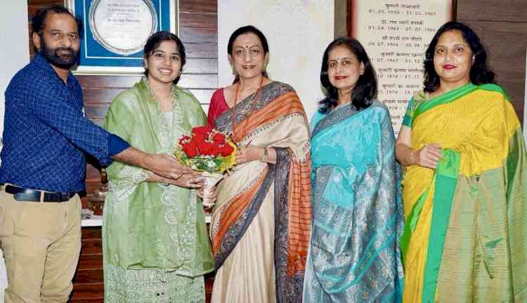 Principal Prof. Dr. Atima Sharma Dwivedi felicitate Harman Kaur on Qualifying CSIR-UGC NET 2024 Examination