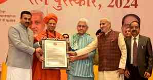 J&K L-G presents Kailakh Sanskrit Ratna award to Acharya Mahamandaleshwar Swami Kailashanand Giri Ji Maharaj