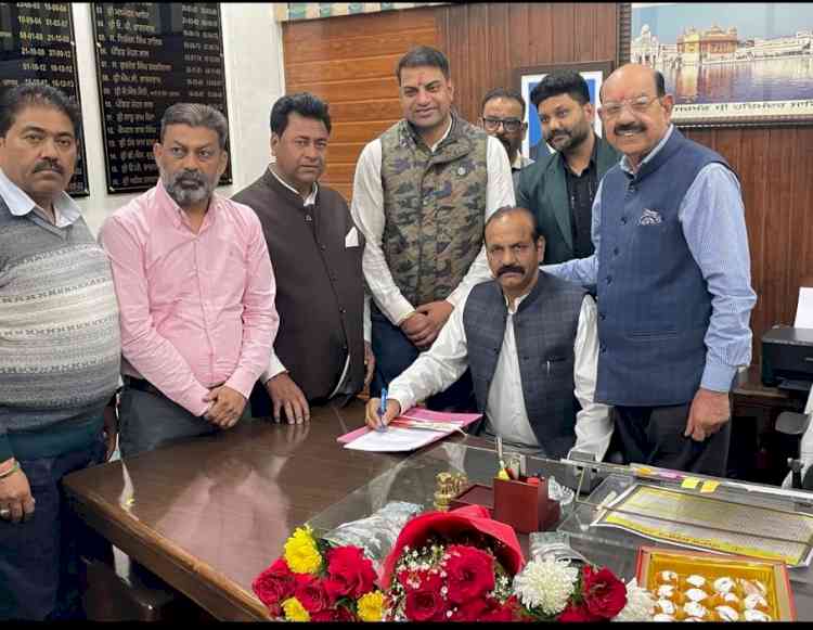 Punjab Khadi and Village Industries Board Vice Chairman Pawan Kumar Hans assumes office in presence of Cabinet Minister Mohinder Bhagat