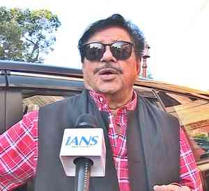 Shatrughan Sinha urges caution in handling violence in Sambhal, Bangladesh