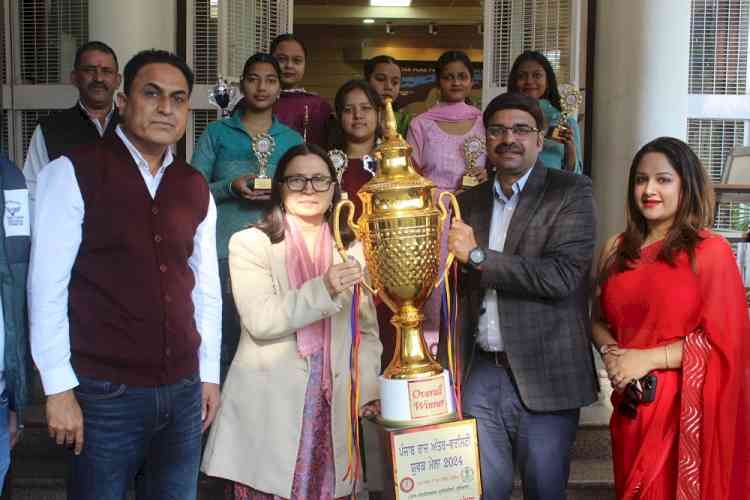 PU VC meets with victorious PU teams