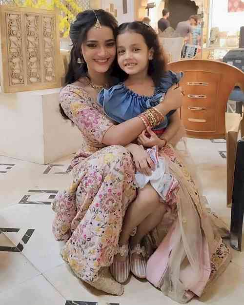 Siddhi Sharma on Her Bond with Child Actor Amayira on the Sets of Ishq Jabariya: “Her Presence Adds a Fresh and Vibrant Energy”