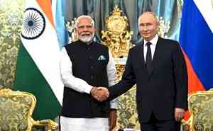 Putin lauds PM Modi's 'Make in India' policy, says Russia willing to invest