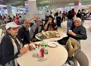 Shabana Azmi-Javed Akhtar indulge into ‘masala dosa’ in this Southeast Asian country