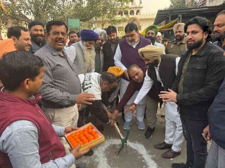 MLA Prashar inaugurates projects worth over Rs 74 lakh to lay water-sewer lines and install tubewells 