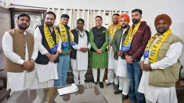 Big Blow to BJP in Handiaya: District President and Two-time Councillor Gurmeet Singh Joins AAP