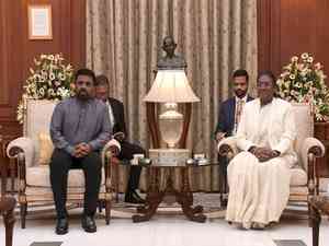 President Murmu hosts banquet for visiting Sri Lankan counterpart at Rashtrapati Bhavan