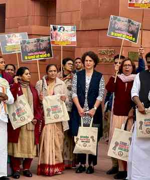 Priyanka Gandhi brings 'Bangladesh' bag, a day after row over 'Palestine' tag