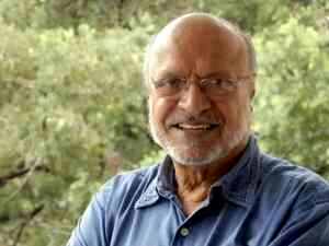 Film industry mourns demise of Shyam Benegal