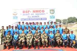 All-women BSF rowing expedition flagged in by DG