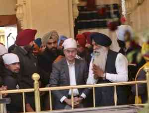 Punjab DGP pays obeisance at Gurdwara Sri Fatehgarh Sahib, reviews security arrangements