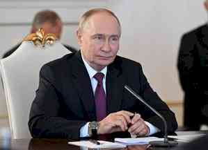 Putin apologises to Azerbaijan's Aliyev for 'tragic' plane crash