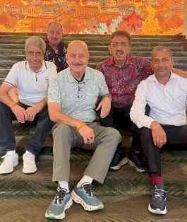 Anupam Kher takes his friends on impromptu holiday in Thailand