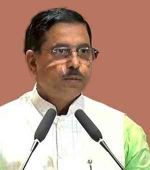 Pralhad Joshi slams Congress over politicising cremation of former PM Manmohan Singh  