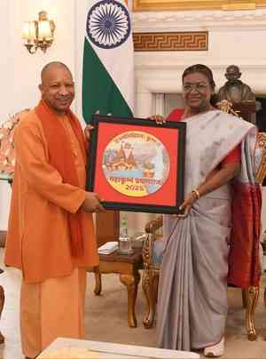 CM Adityanath invites President Murmu to Maha Kumbh-2025 