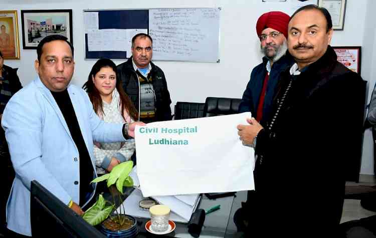 Hampton Sky Realty Limited donates 500 bedsheets at Civil Hospital 