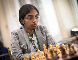 Vishy Anand congratulates Vaishali for bronze medal at World Blitz Championship