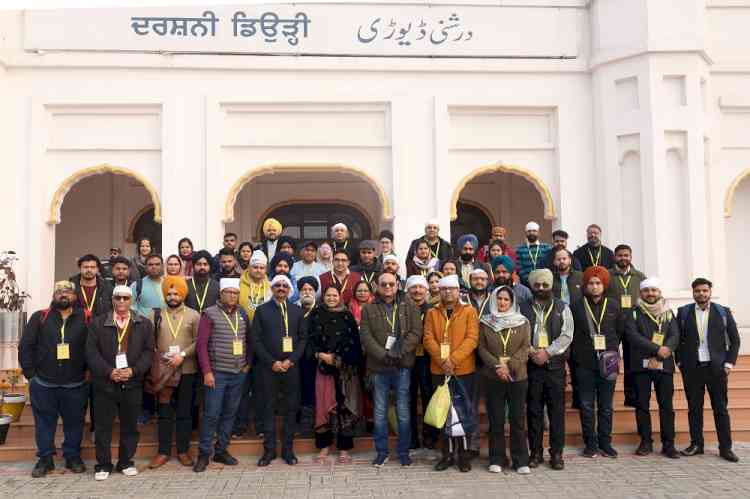 LPU Staff Pays Tribute at Kartarpur Sahib, Pakistan, on the 358th Birth Anniversary of Sri Guru Gobind Singh Ji