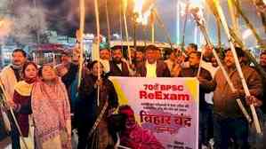 Torchlight processions in Patna, Muzaffarpur in support of BPSC candidates