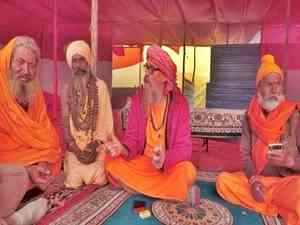 Ex-US soldier Michael embraces Sanatan Dharma, becomes 'Baba Mokshpuri'