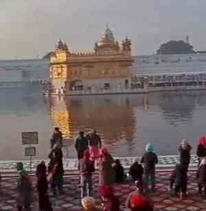 Braving cold, devotees converge at Golden Temple, other gurudwaras to mark 'Maghi'