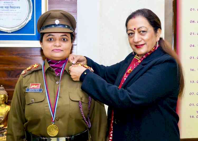 Principal Prof. Dr. Atima Sharma Dwivedi congratulates Sufalica Kalia on getting commissioned as Lieutenant